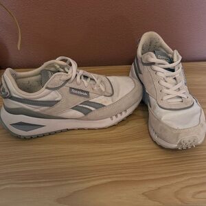 Reebok Women's Sneakers in White and Gray